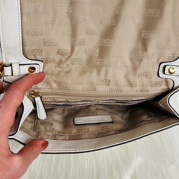 Michael Kors Optic White Hamilton Whipped Shoulder Bag - Picture 10 of 13